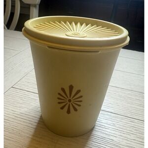 Tupperware Vintage Harvest Gold Canister‎ W Lid 8"H, 6.25" Diameter.